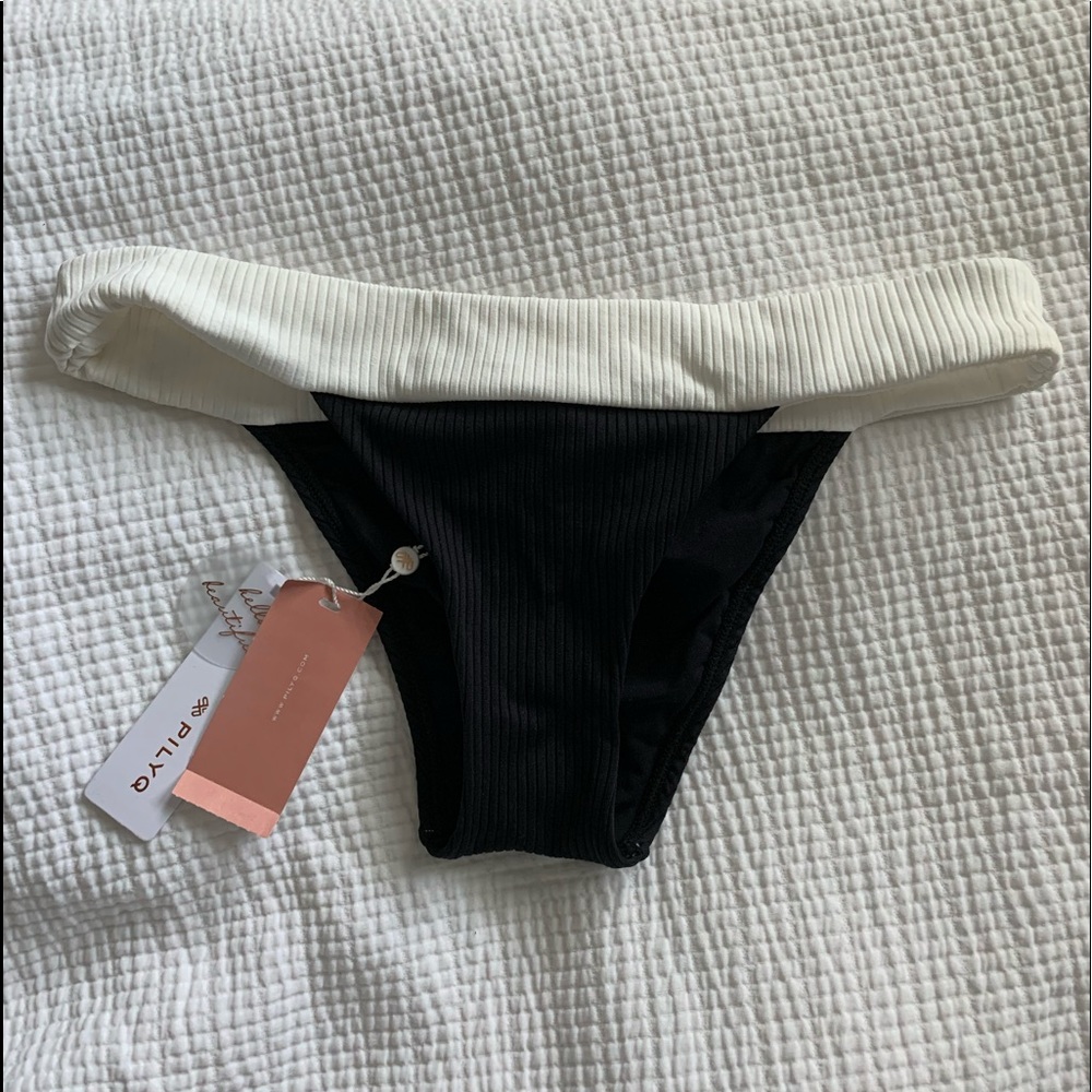 NWT PilyQ Ribbed Bikini bottoms size M